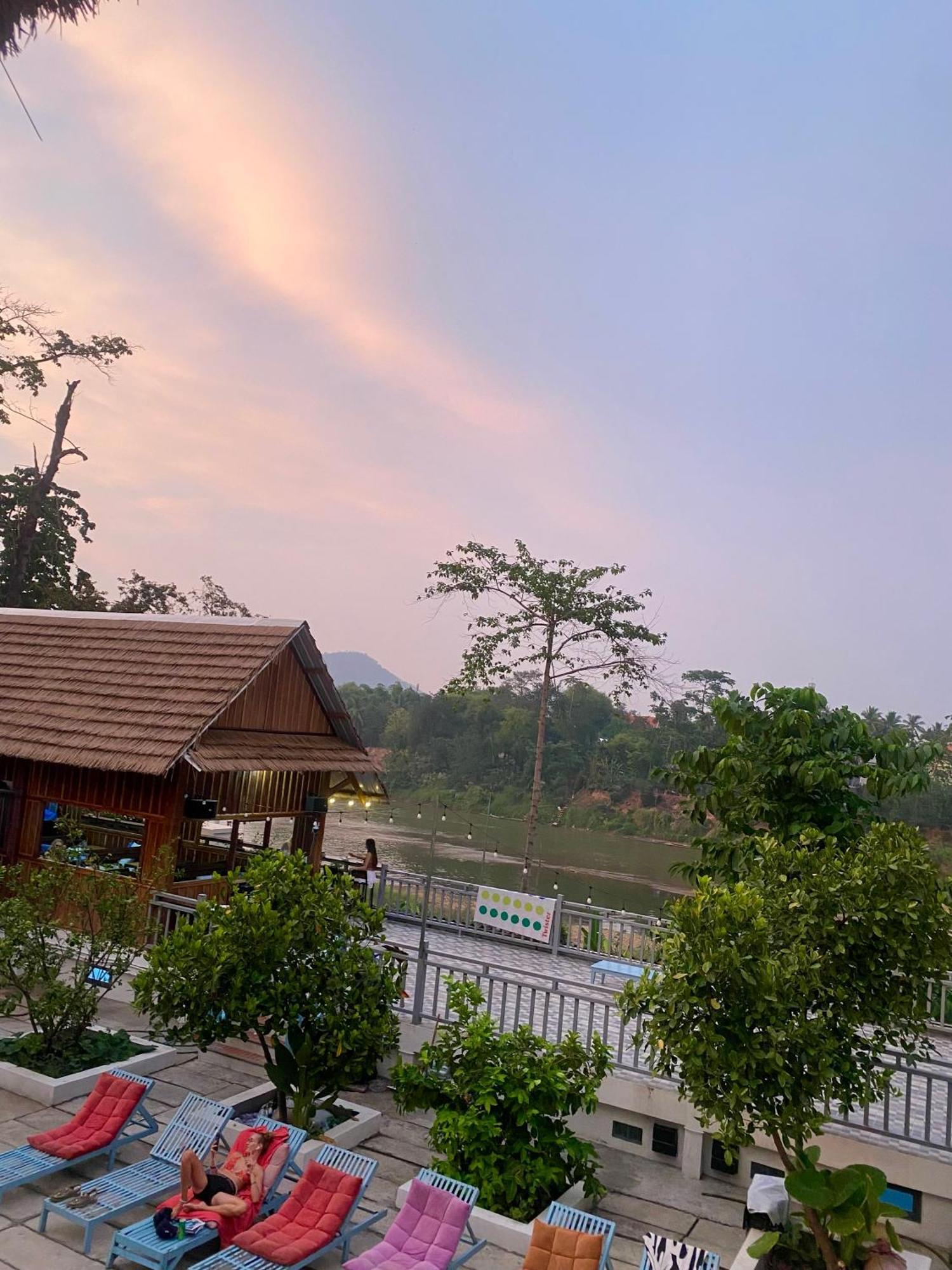 Sunrise Riverside Pool Hostel Luangprabang Kültér fotó